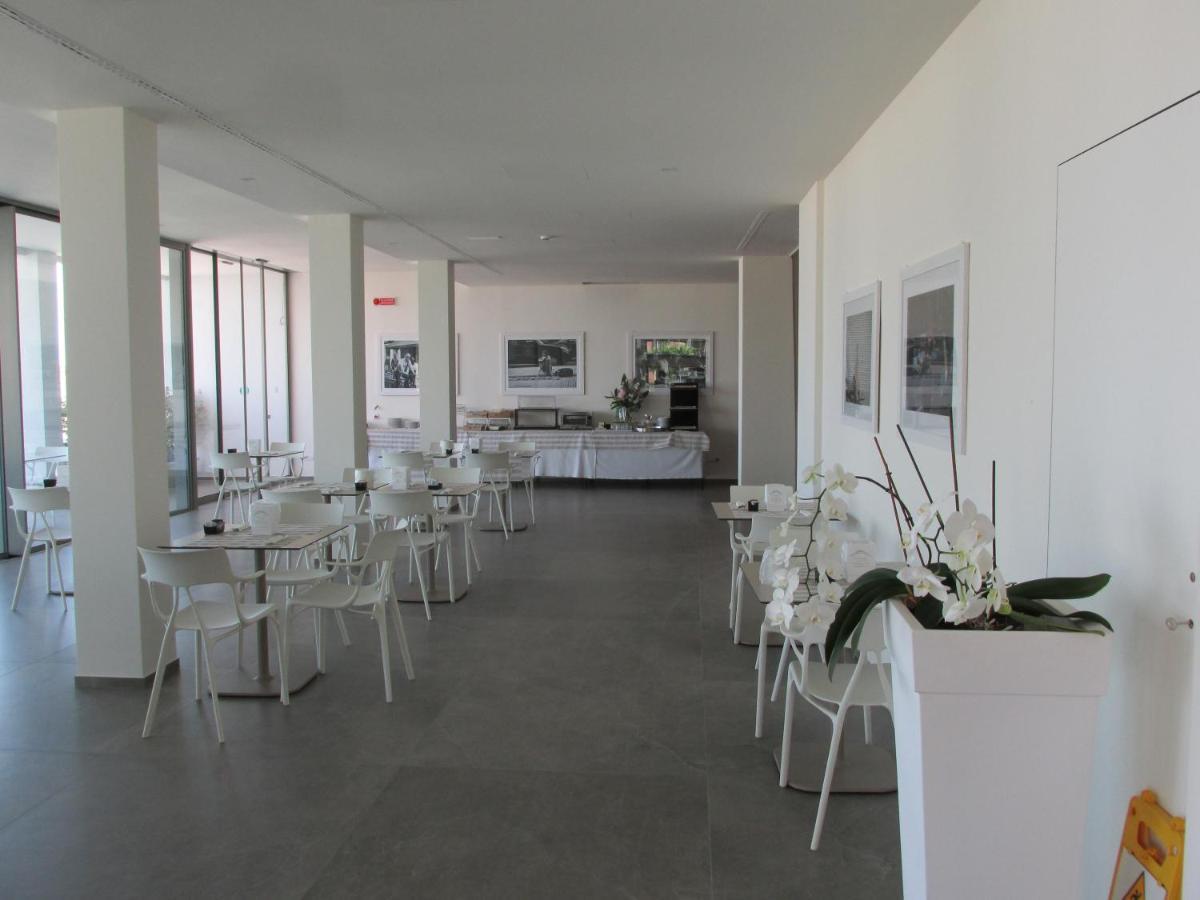 Hotel Cristallo Senigallia Bagian luar foto