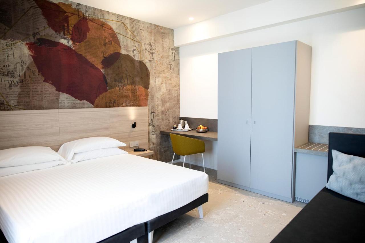 Hotel Cristallo Senigallia Bagian luar foto