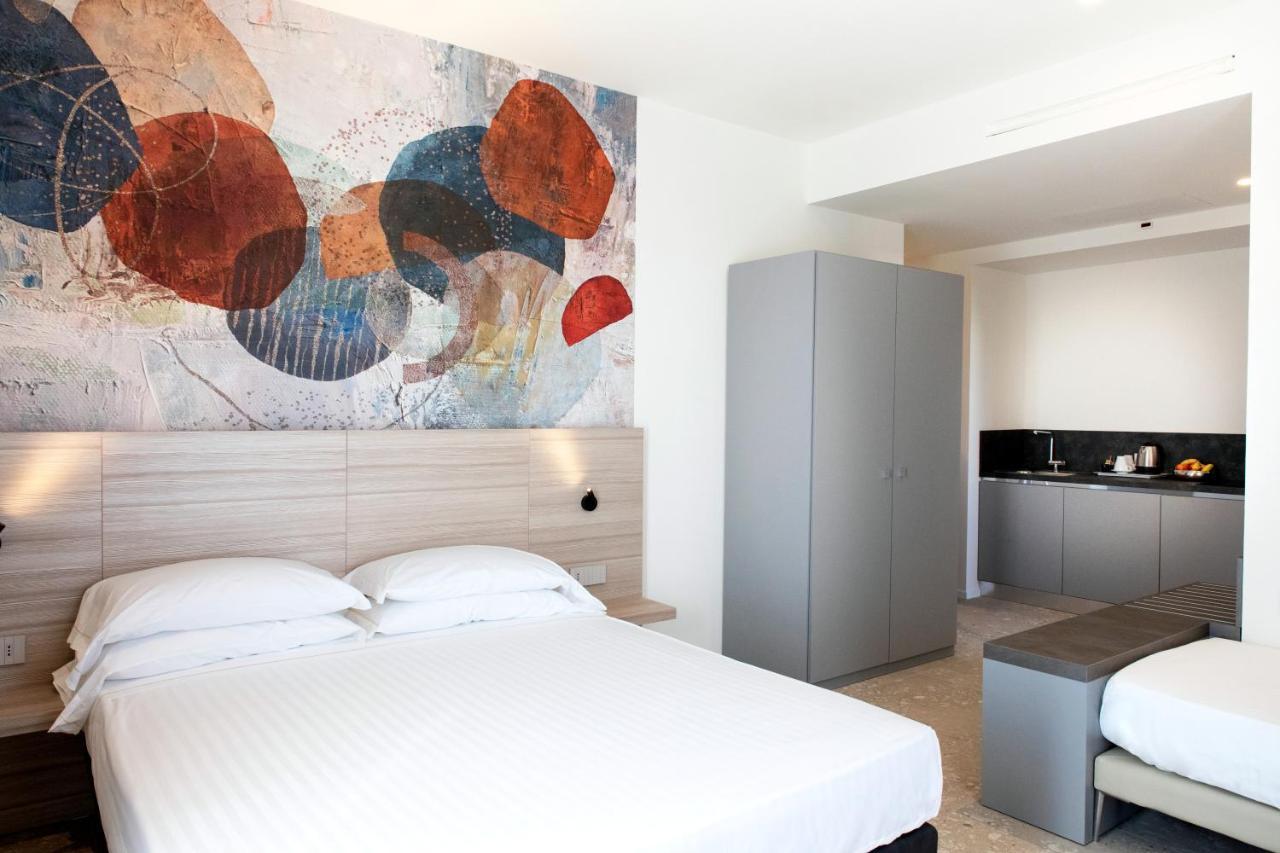 Hotel Cristallo Senigallia Bagian luar foto