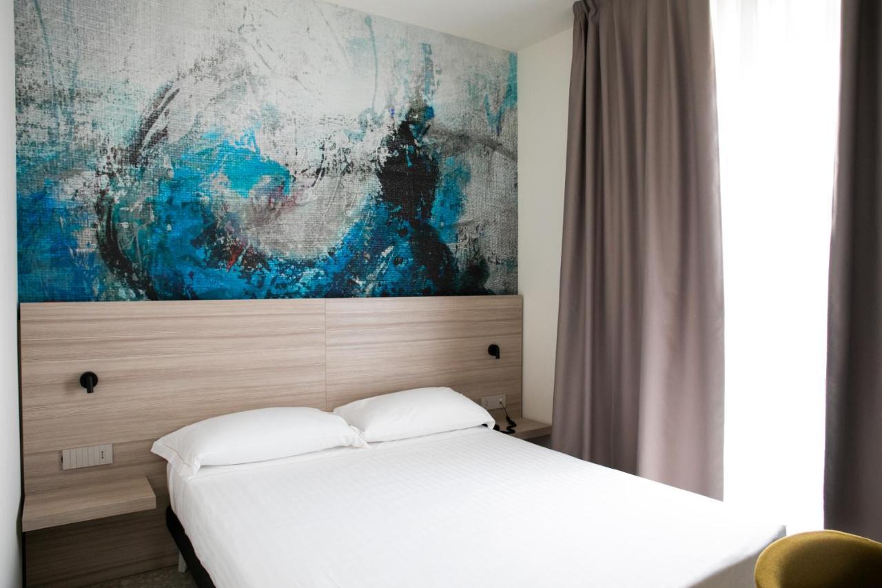 Hotel Cristallo Senigallia Bagian luar foto