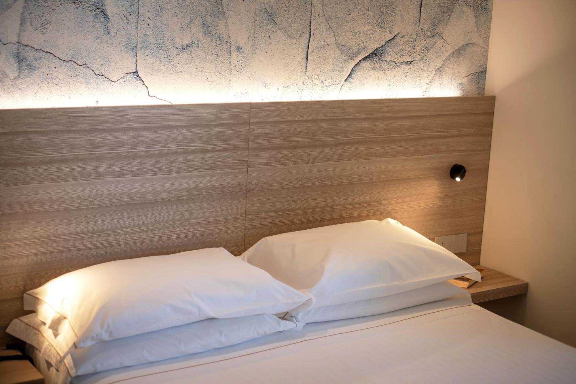 Hotel Cristallo Senigallia Bagian luar foto