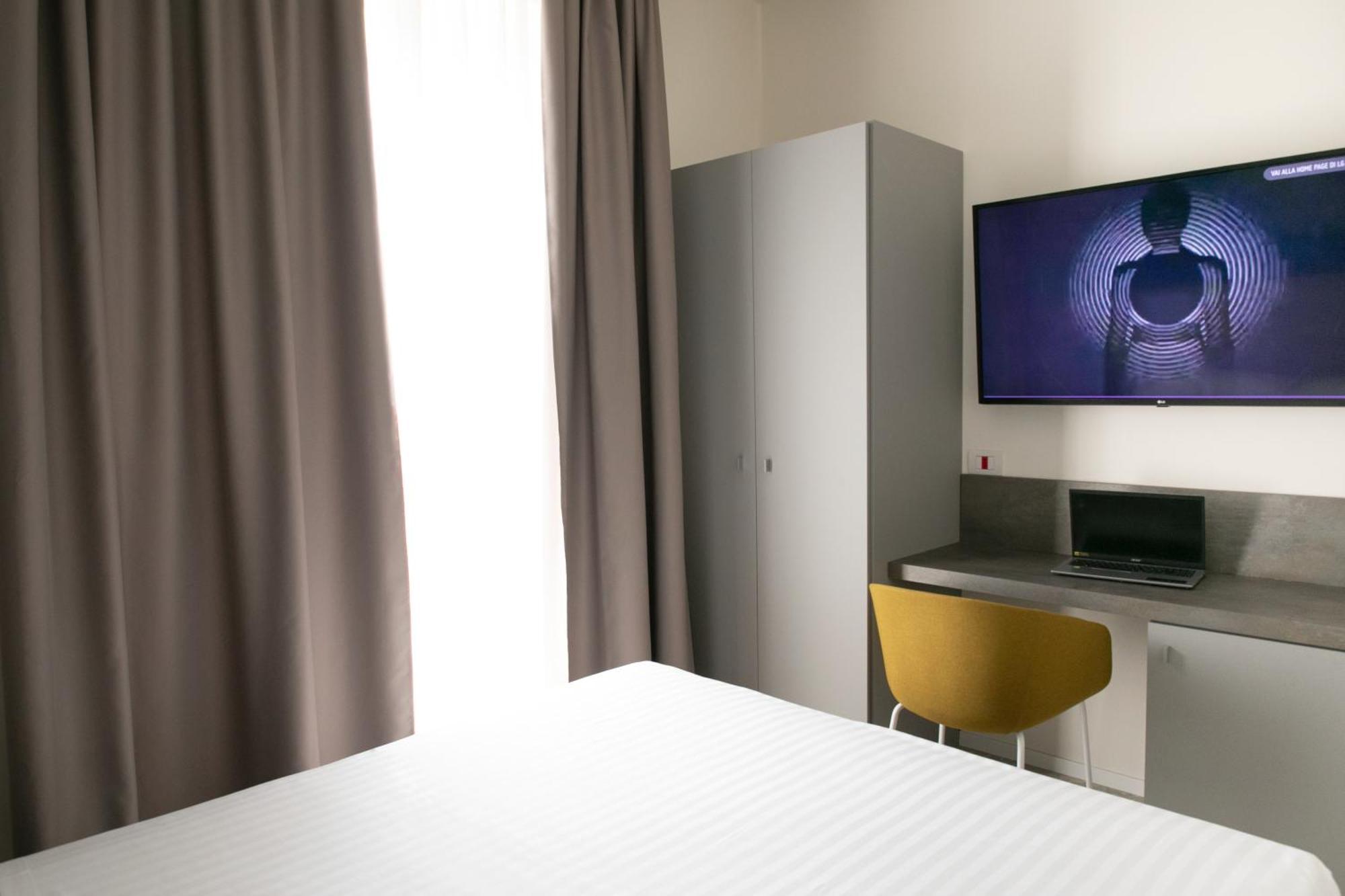 Hotel Cristallo Senigallia Bagian luar foto