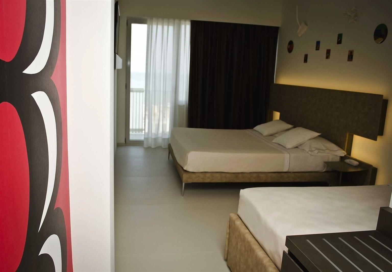 Hotel Cristallo Senigallia Bagian luar foto