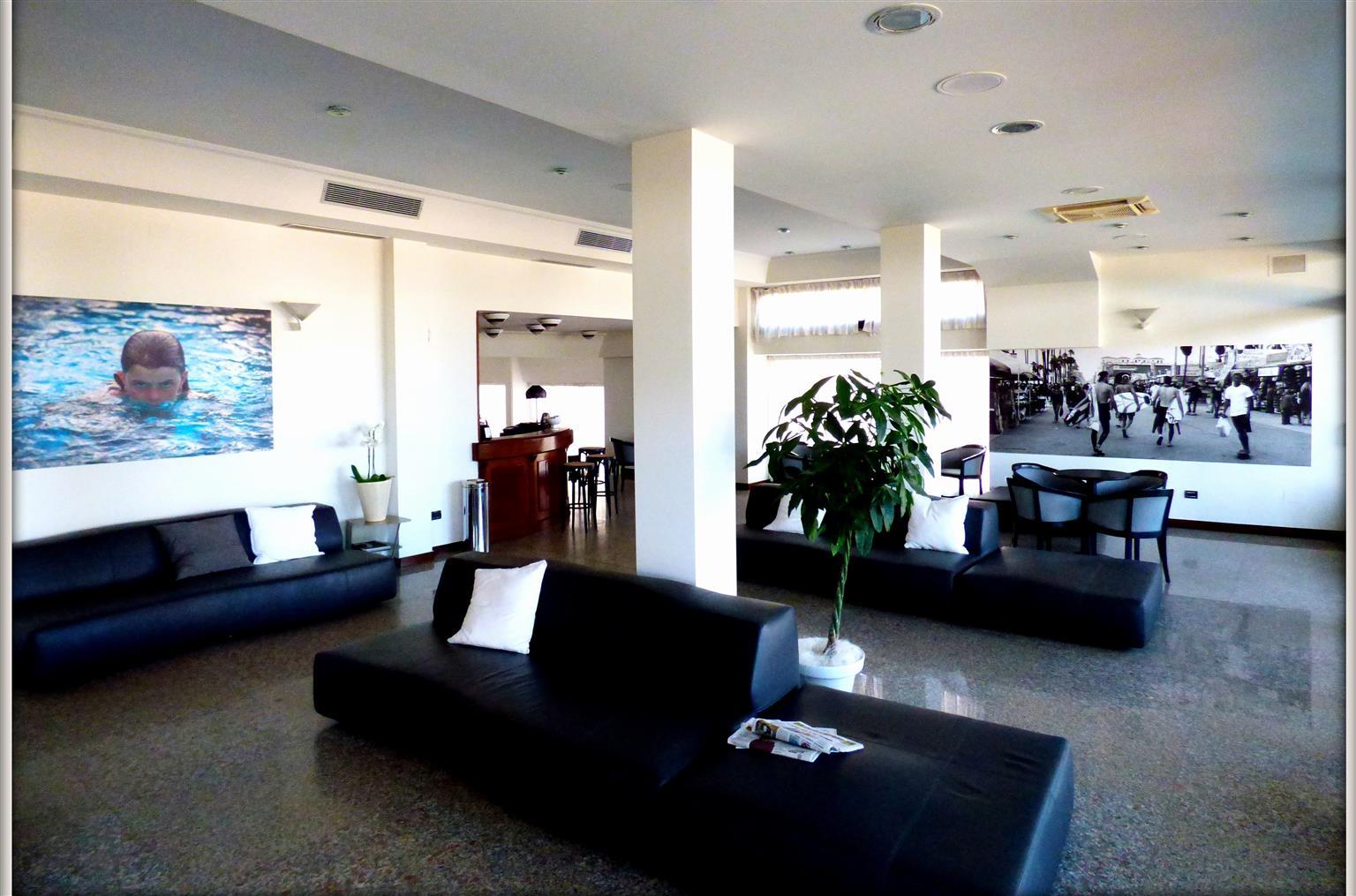 Hotel Cristallo Senigallia Bagian luar foto