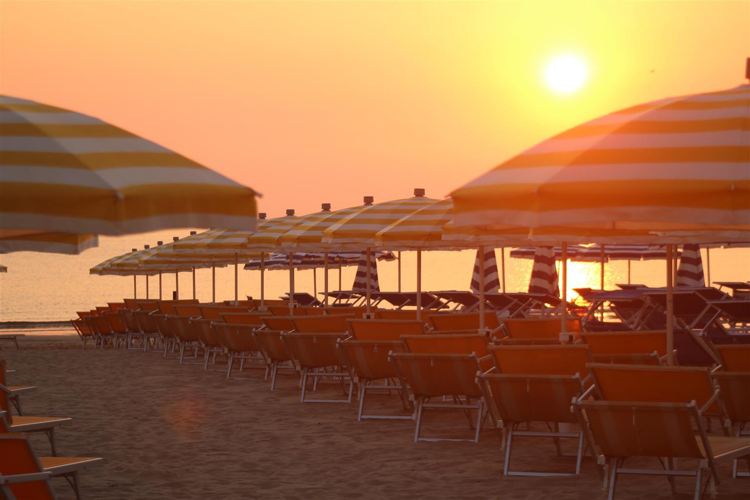 Hotel Cristallo Senigallia Bagian luar foto