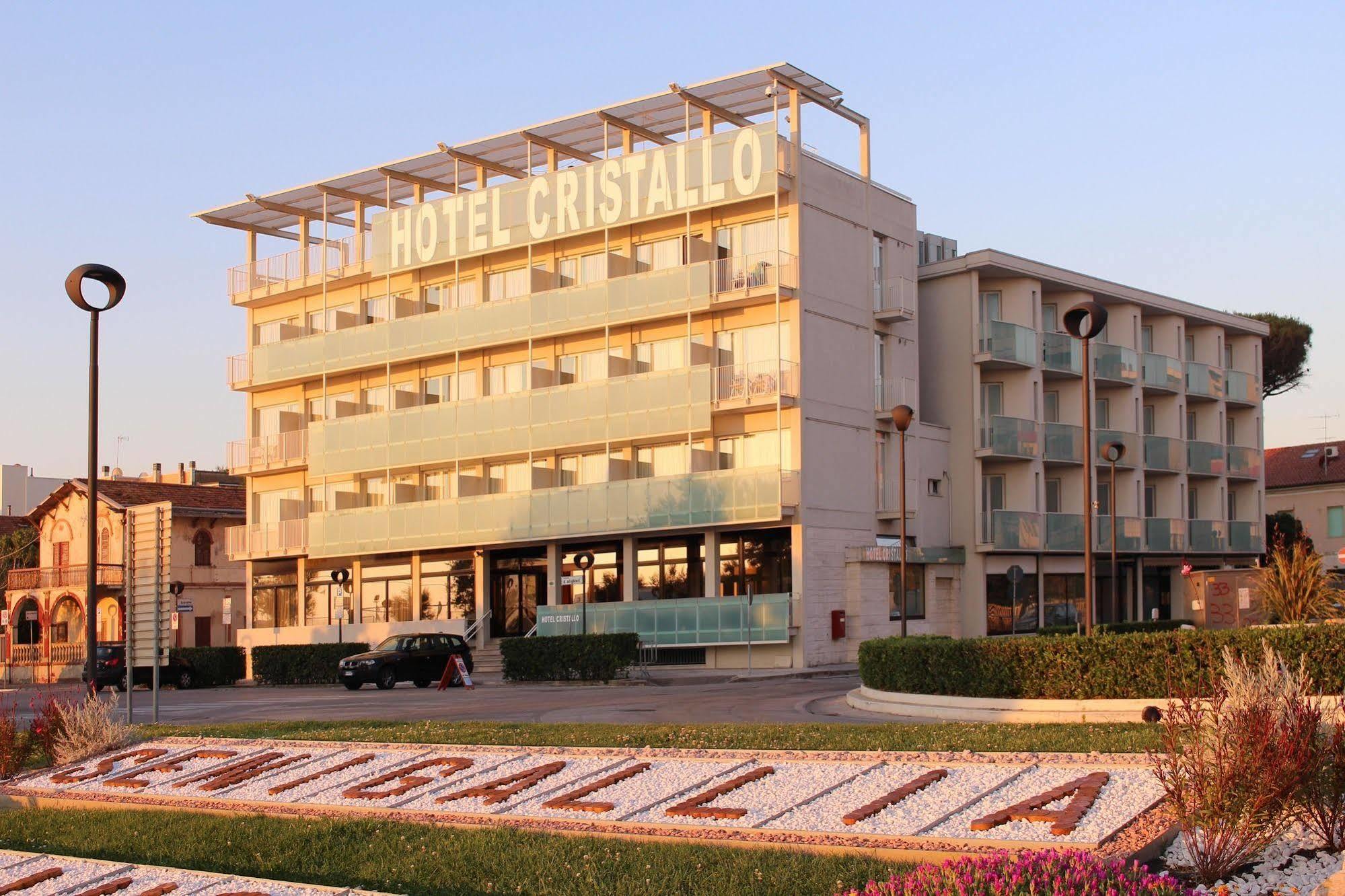 Hotel Cristallo Senigallia Bagian luar foto